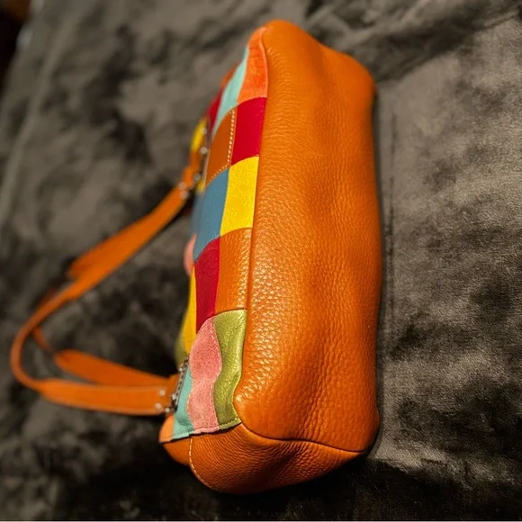 FINALPRIZEš„Fossil Colorful Patchwork Leather Shoulder Bag has chain with pearls - Picture 6 of 15